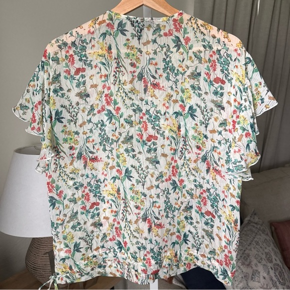 Jessica Simpson Floral Top Semi Sheer Ties at Neck and Hem Flutter Sleeve Size M - Picture 5 of 8